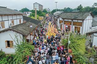 逐渐迫近！爵士客胜无帝76人 距湖人只差0.5个胜场&差勇士1个胜场